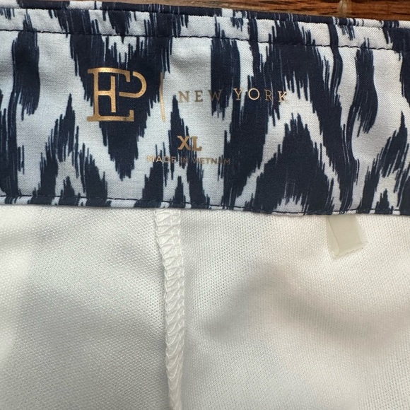 Women’s Blue and White Patterned Skort, XL - Picture 5 of 6